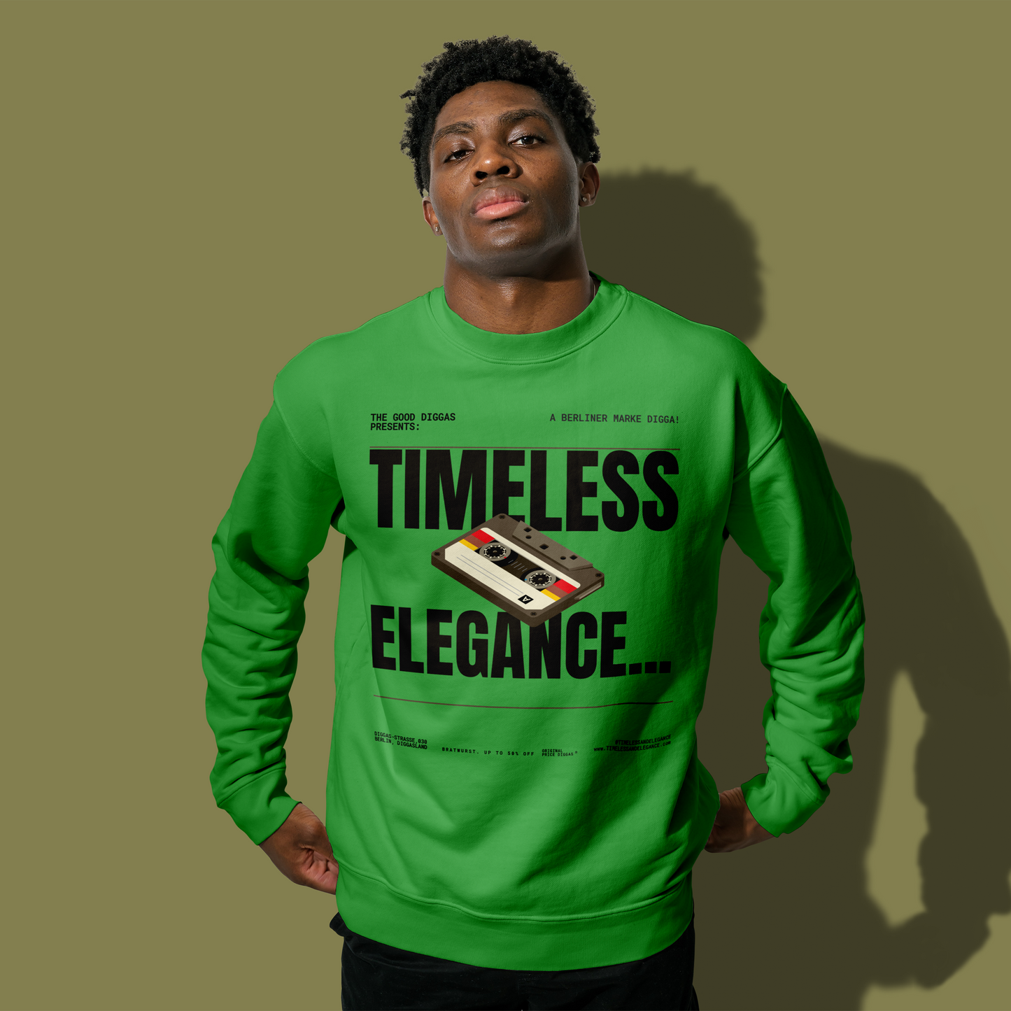Timeless Retro Front Sweatshirt (Black)