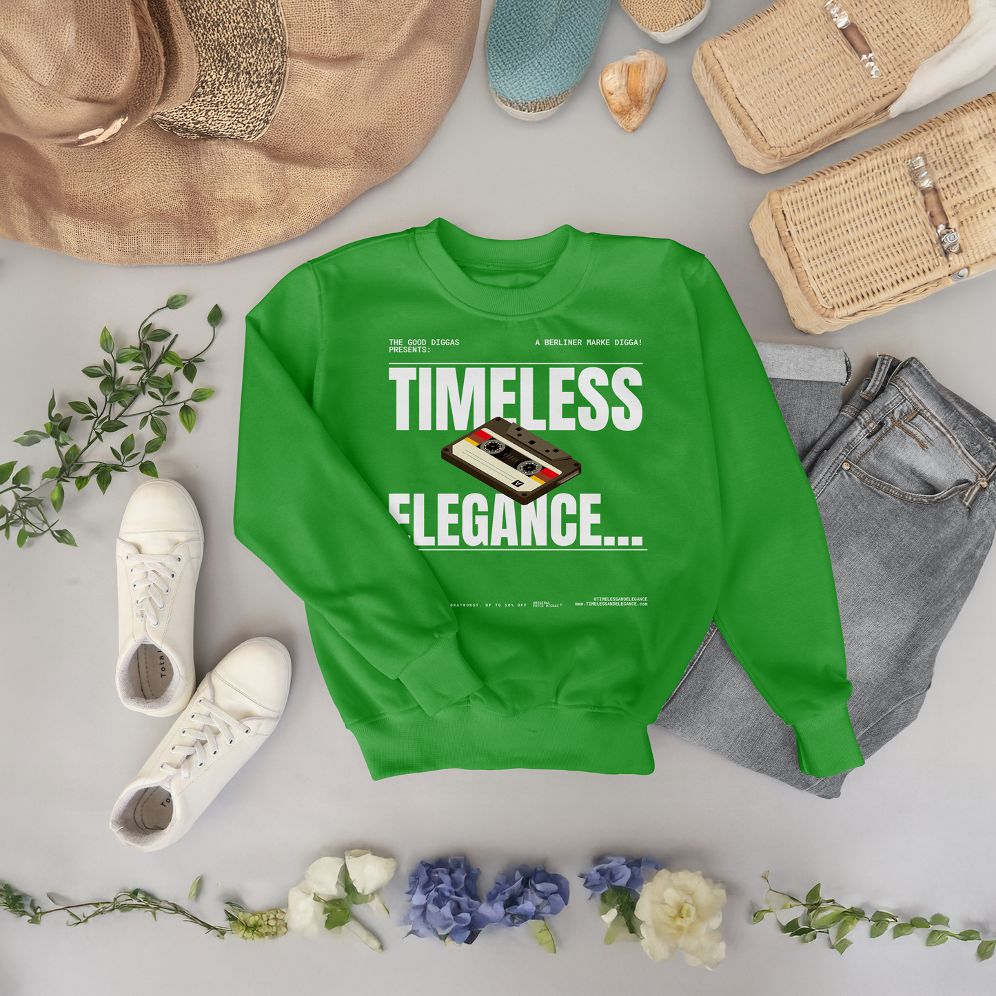 Timeless Retro Front Sweatshirt (White)