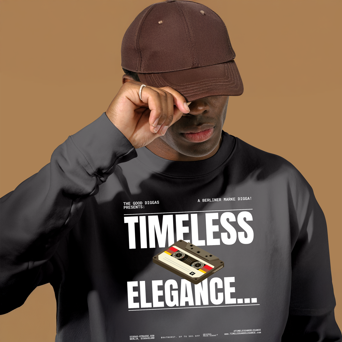 Timeless Retro Front Sweatshirt (White)