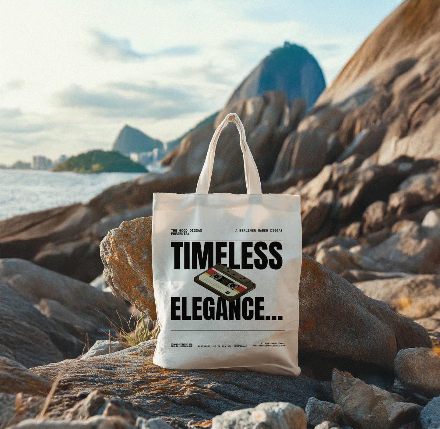 Timeless Retro Tote – Black