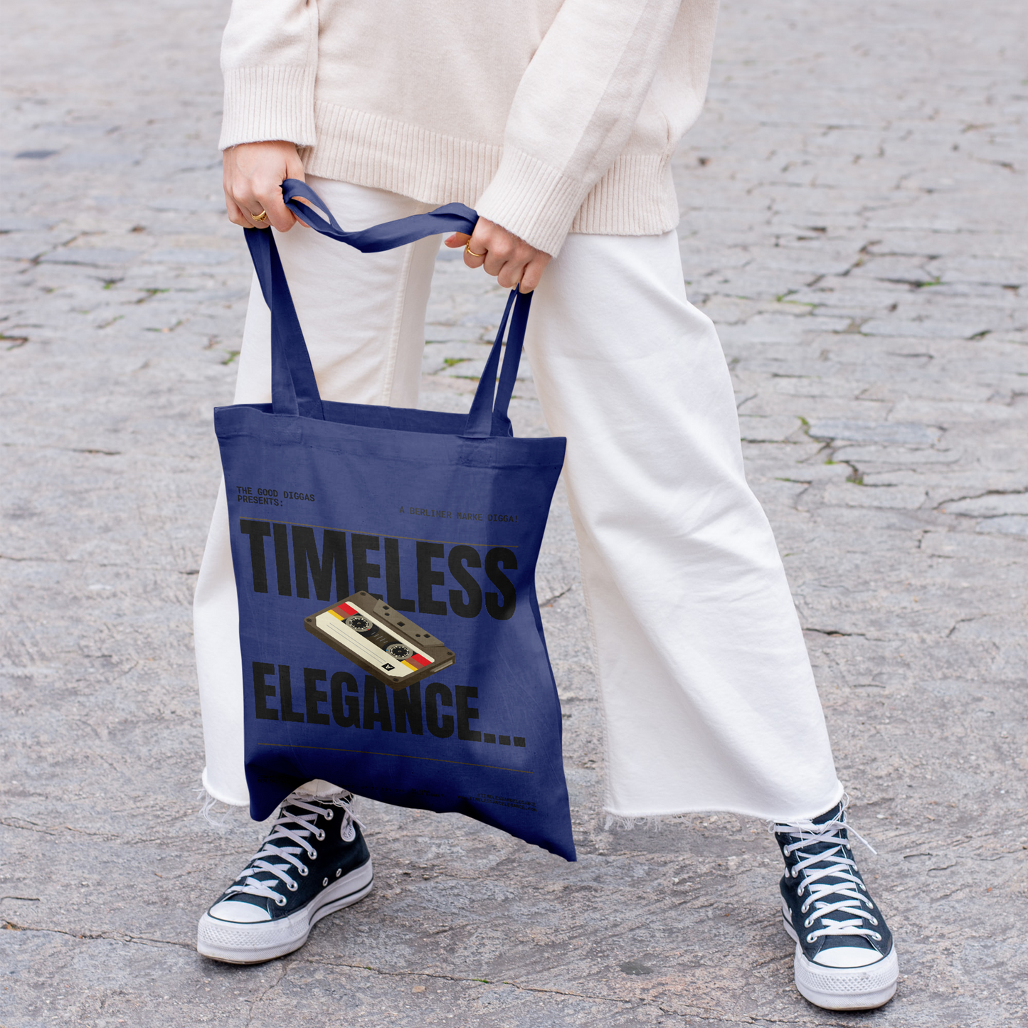 Timeless Retro Tote – Black