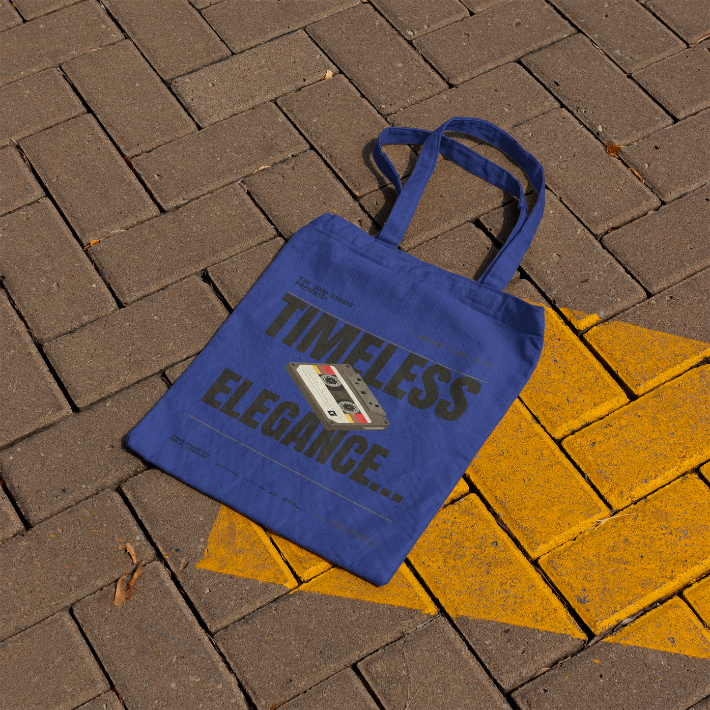 Timeless Retro Tote – Black