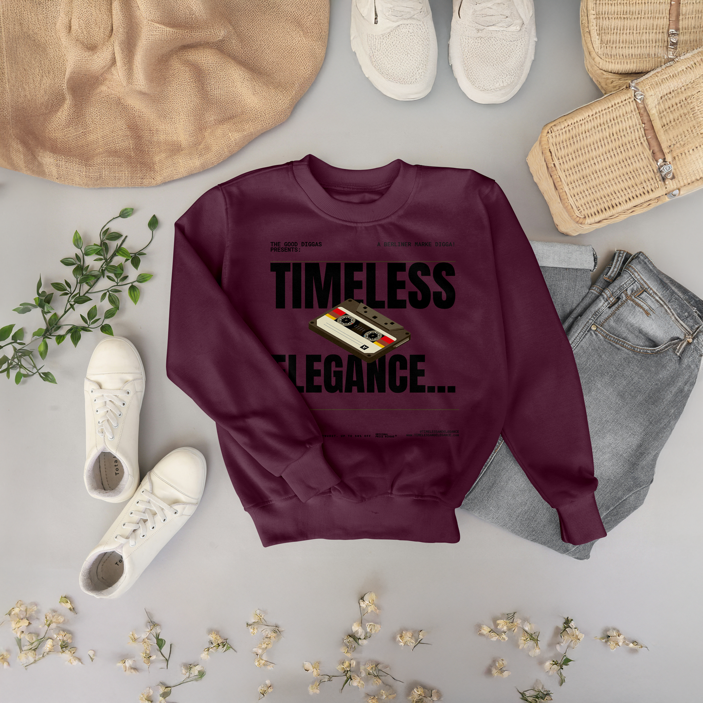 Timeless Retro Front Sweatshirt (Black)