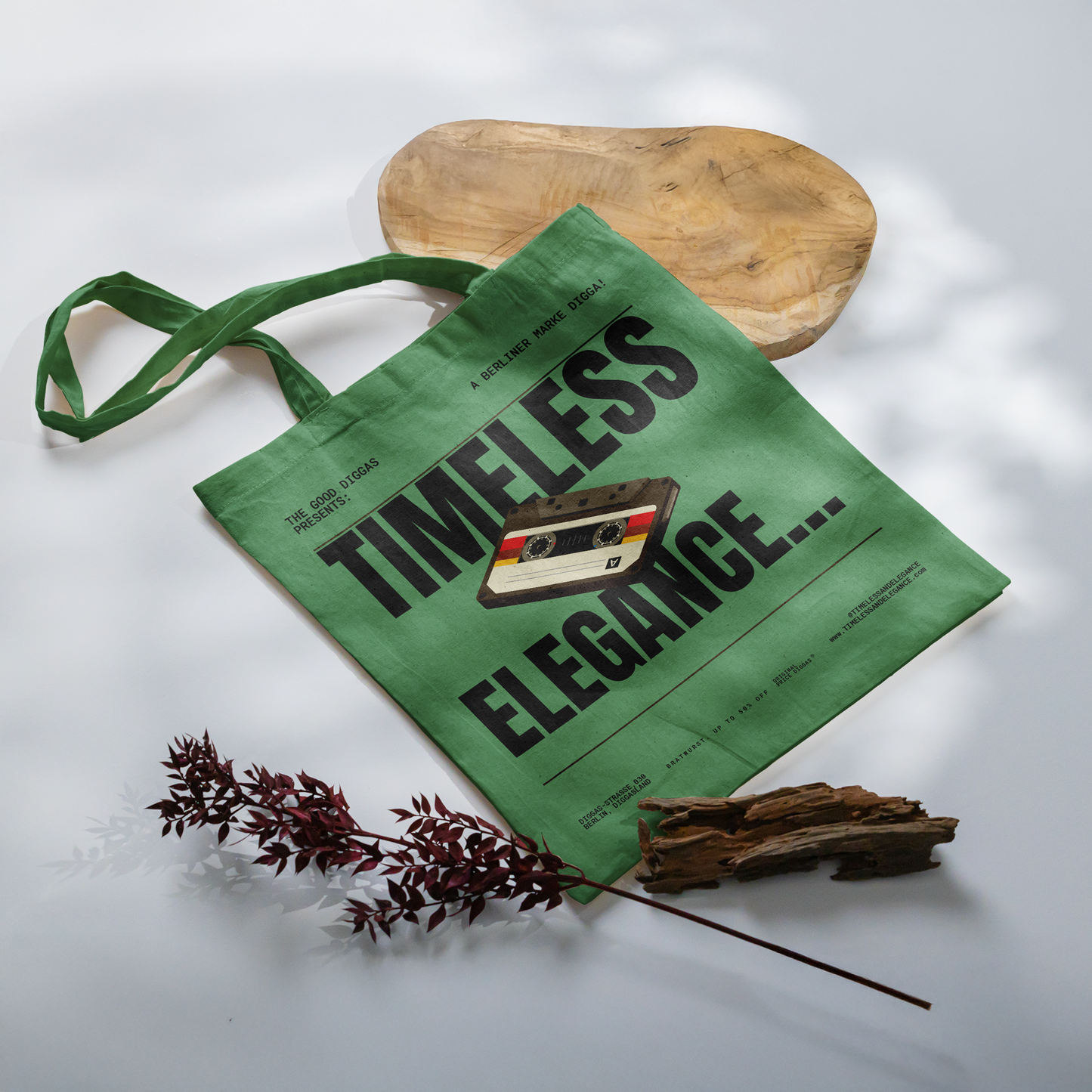 Timeless Retro Tote – Black