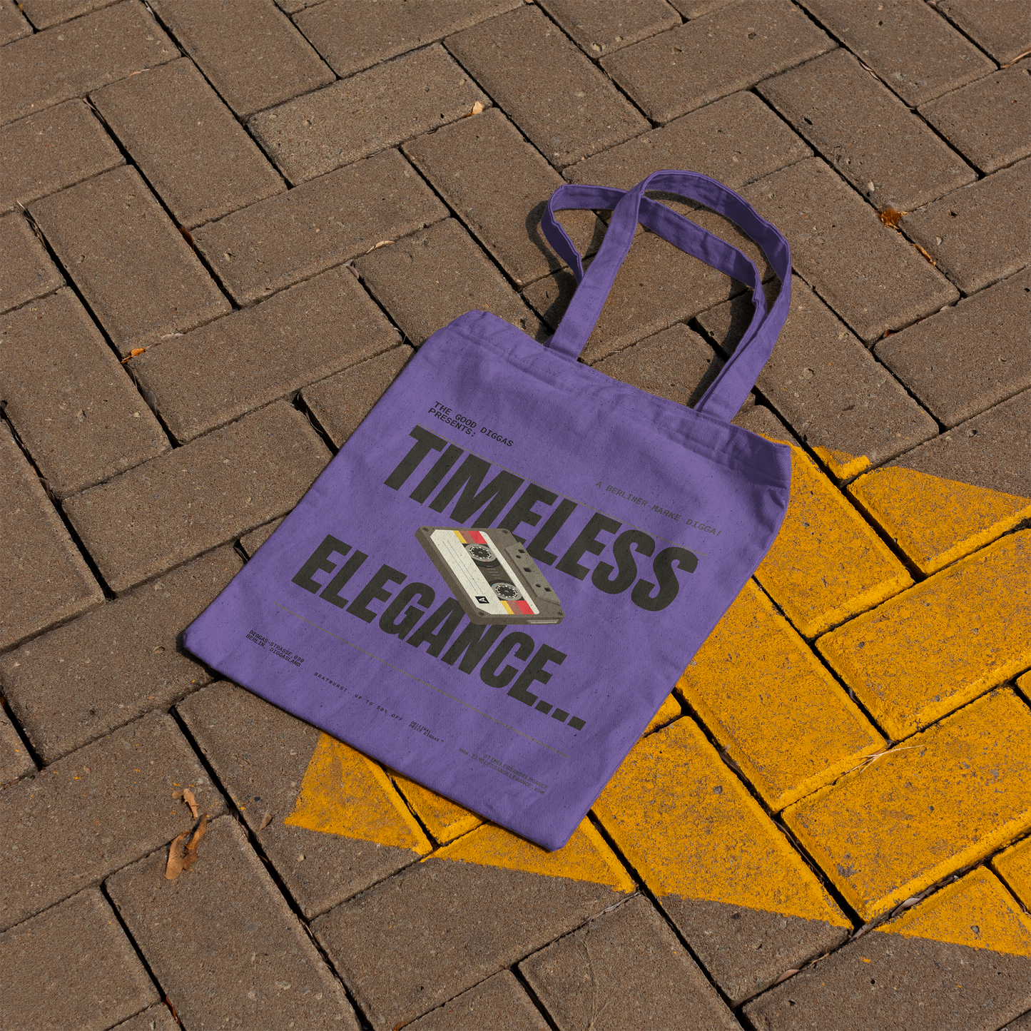 Timeless Retro Tote – Black