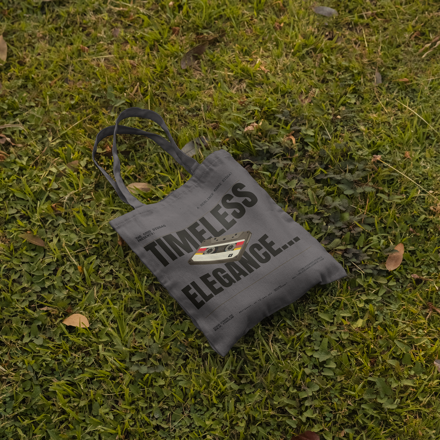 Timeless Retro Tote – Black