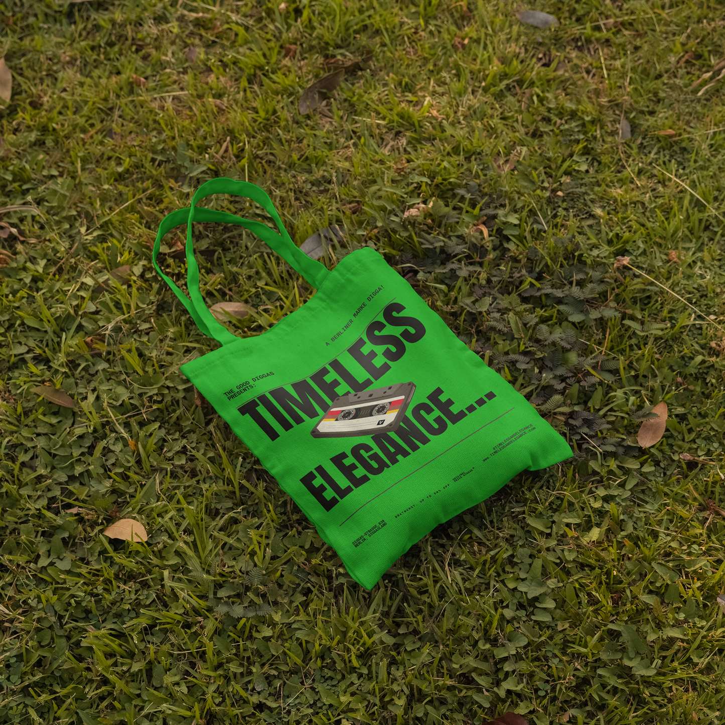 Timeless Retro Tote – Black