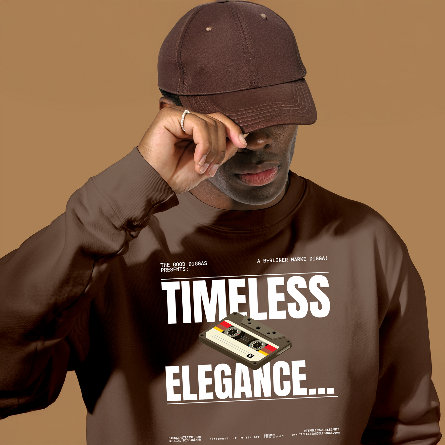 Timeless Retro Front Sweatshirt (White)