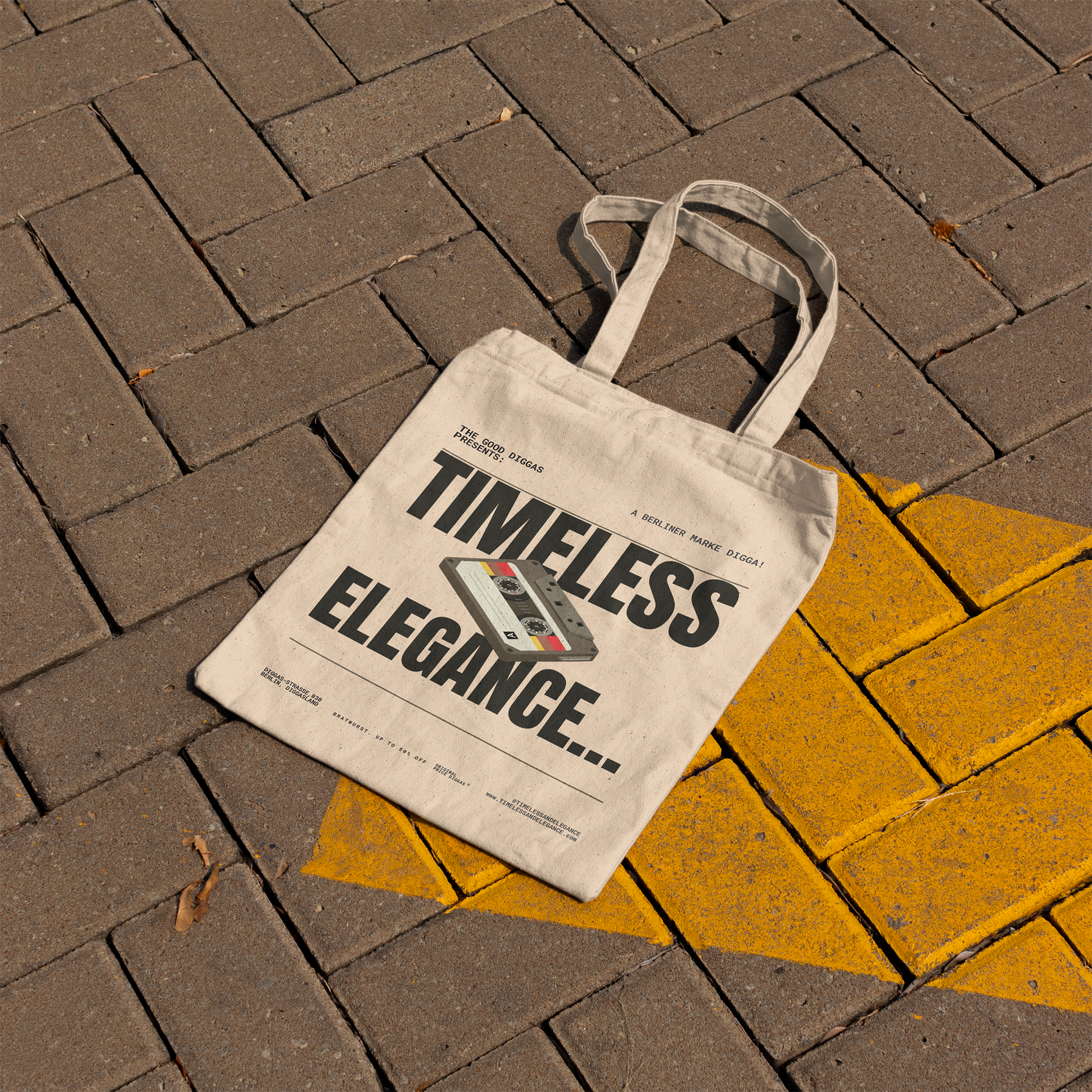 Timeless Retro Tote – Black