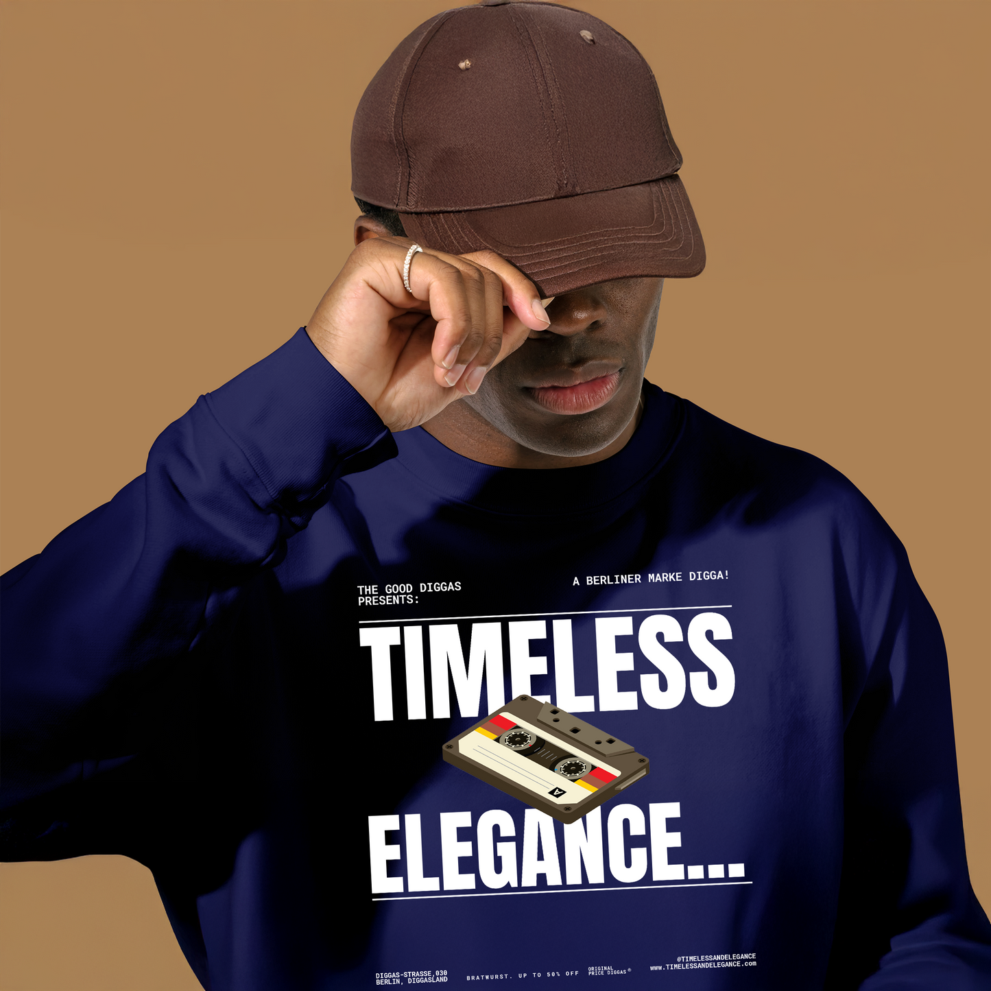 Timeless Retro Front Sweatshirt (White)
