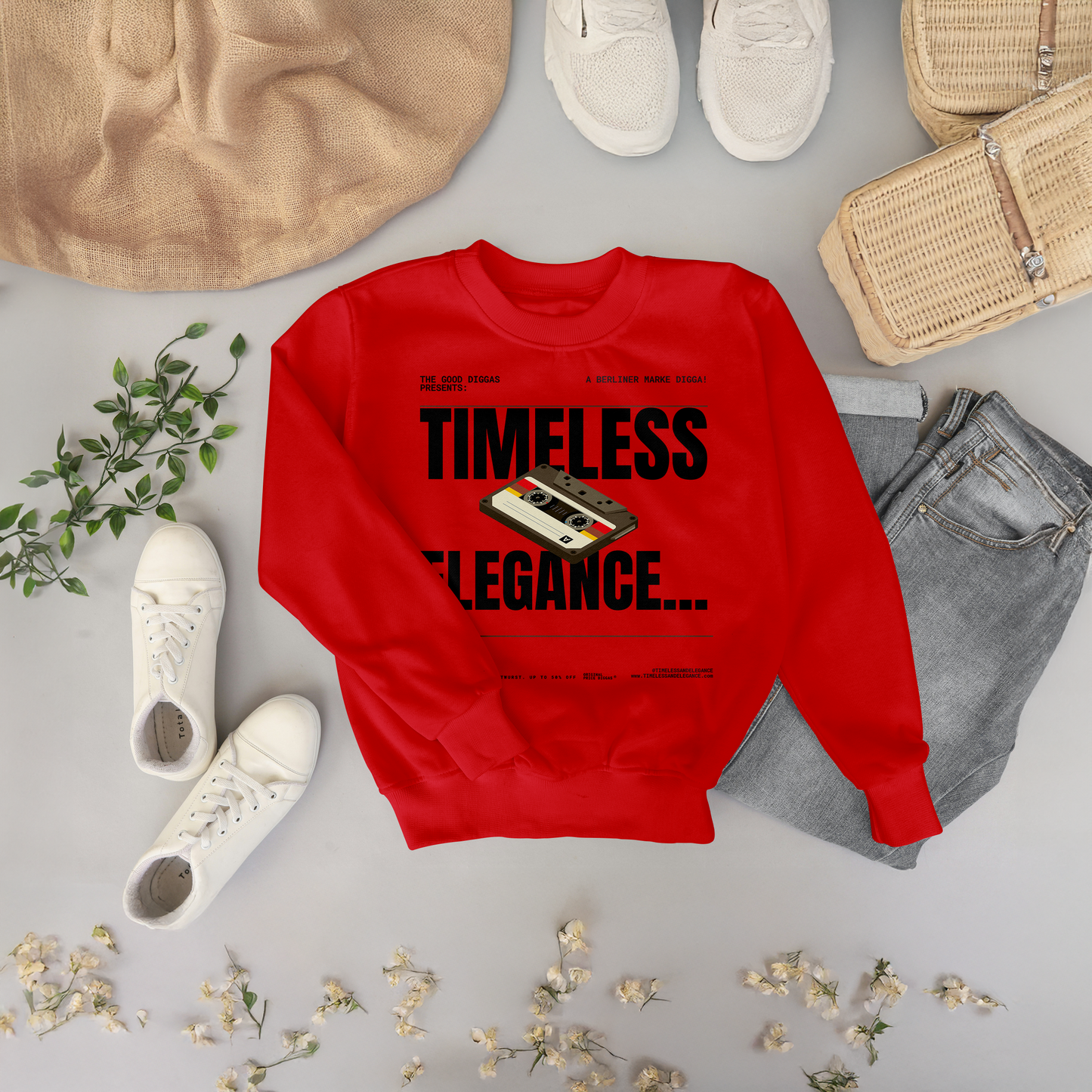 Timeless Retro Front Sweatshirt (Black)