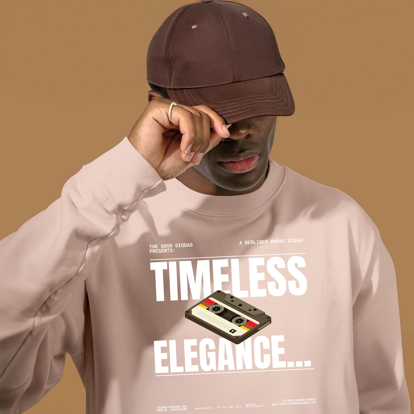 Timeless Retro Front Sweatshirt (White)